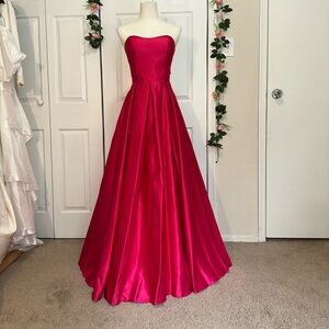 Elegant Strapless Pink Gown